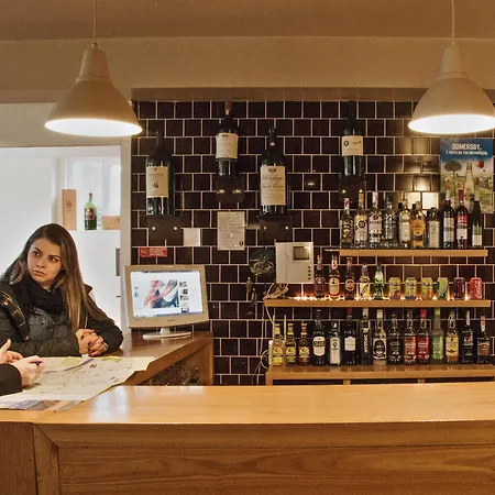 Auberge de jeunesse Spot *
